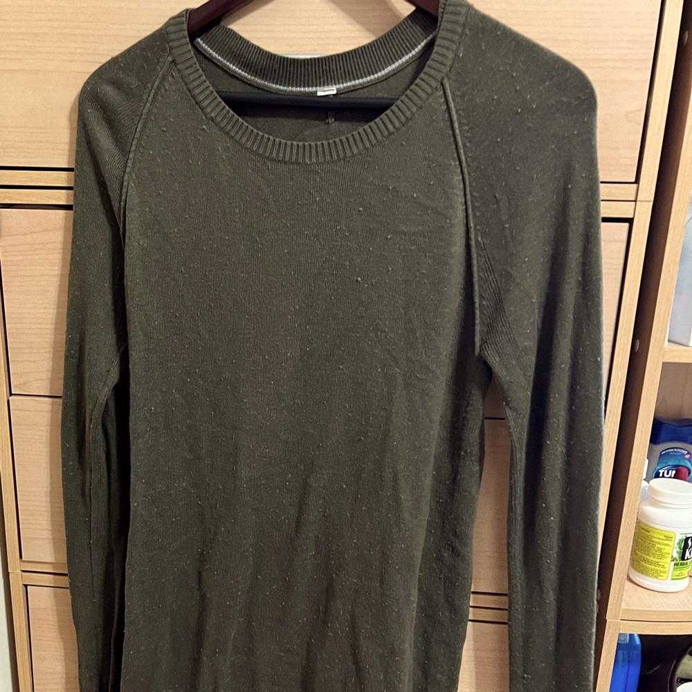 Lulu lemon green sweater size Large